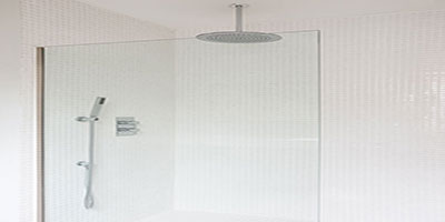 Awesome standup shower with large showerhead, as well as an additional extendable head